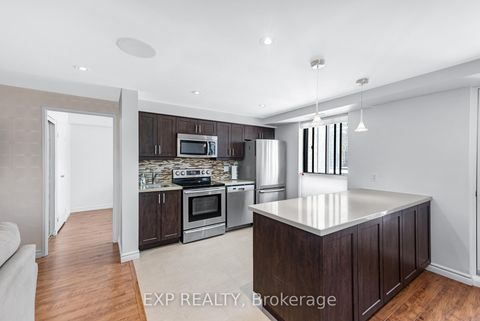 Photo 3 at 104 - 15390 Yonge Street, Aurora Heights, Aurora