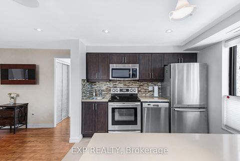 Photo 4 at 104 - 15390 Yonge Street, Aurora Heights, Aurora