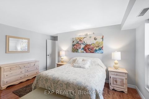 Photo 9 at 104 - 15390 Yonge Street, Aurora Heights, Aurora