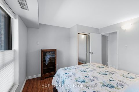 Photo 12 at 104 - 15390 Yonge Street, Aurora Heights, Aurora