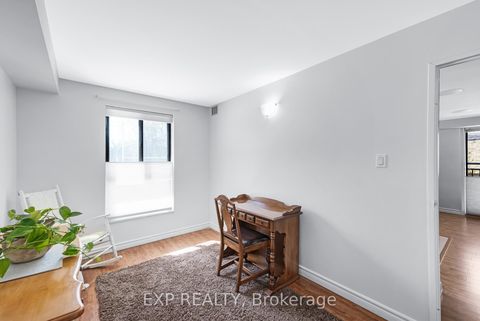 Photo 15 at 104 - 15390 Yonge Street, Aurora Heights, Aurora