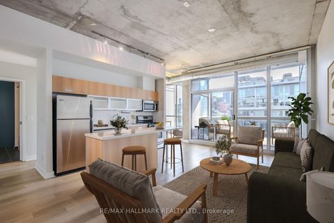 Photo 0 at 910 - 60 Bathurst Street, Niagara, Toronto