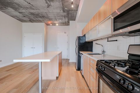 Photo 6 at 910 - 60 Bathurst Street, Niagara, Toronto