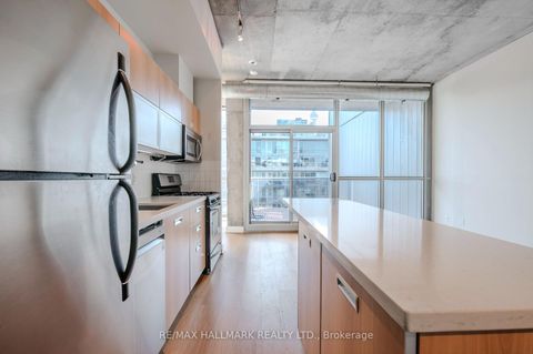 Photo 8 at 910 - 60 Bathurst Street, Niagara, Toronto