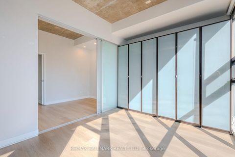 Photo 16 at 910 - 60 Bathurst Street, Niagara, Toronto