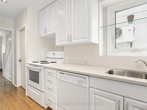Photo 18 at 452 Soudan Avenue E, Mount Pleasant East, Toronto