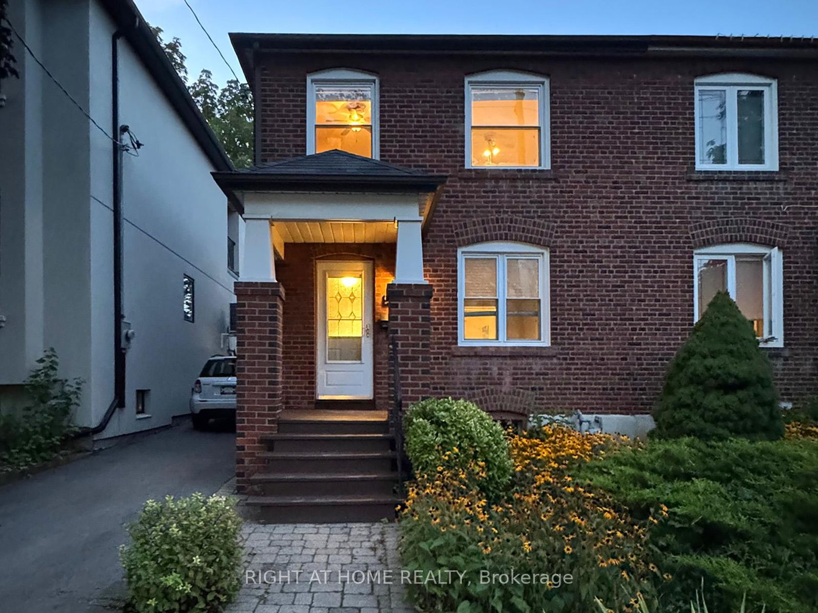 452 Soudan Avenue E, Mount Pleasant East, Toronto 