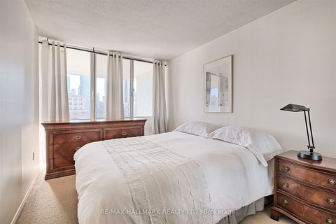Photo 9 at 8E - 86 Gerrard Street E, Yonge Corridor, Toronto