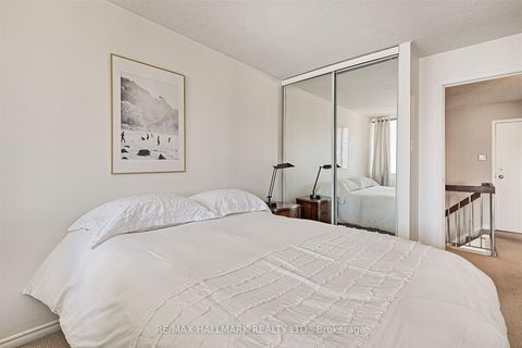 Photo 10 at 8E - 86 Gerrard Street E, Yonge Corridor, Toronto