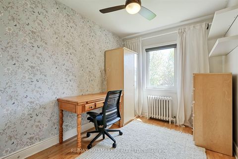 Photo 11 at 479 Ridelle Avenue, Belgravia, Toronto