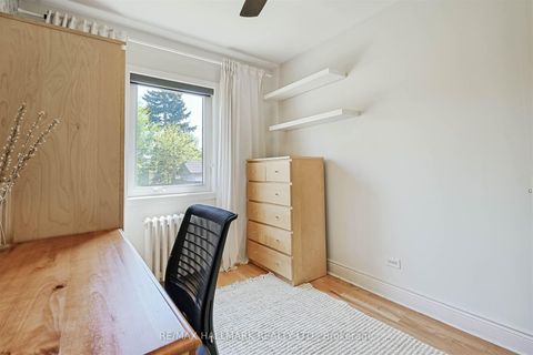 Photo 12 at 479 Ridelle Avenue, Belgravia, Toronto