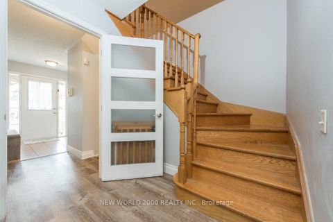 Photo 6 at 2D View Green Crescent E, Clairville, Toronto
