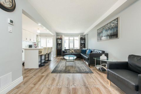 Photo 8 at 2D View Green Crescent E, Clairville, Toronto