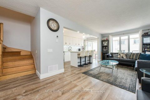 Photo 9 at 2D View Green Crescent E, Clairville, Toronto