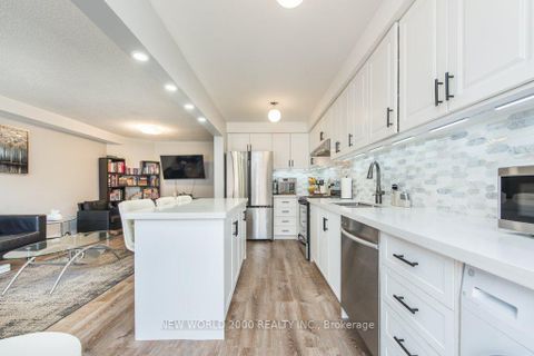 Photo 14 at 2D View Green Crescent E, Clairville, Toronto