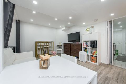 Photo 35 at 2D View Green Crescent E, Clairville, Toronto