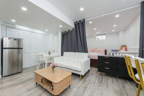 Photo 36 at 2D View Green Crescent E, Clairville, Toronto