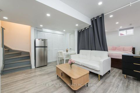 Photo 37 at 2D View Green Crescent E, Clairville, Toronto