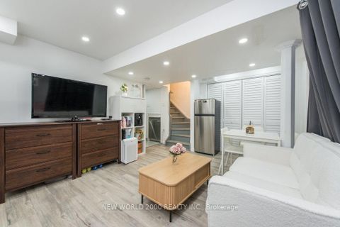 Photo 38 at 2D View Green Crescent E, Clairville, Toronto