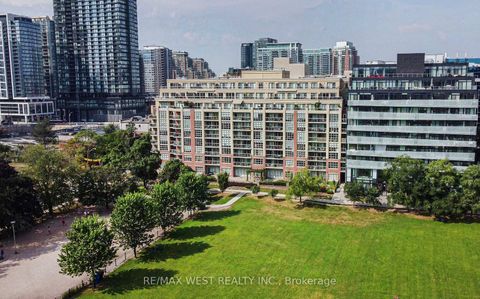 Photo 4 at 705 - 15 Stafford Street, Niagara, Toronto