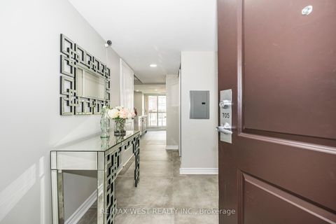 Photo 5 at 705 - 15 Stafford Street, Niagara, Toronto