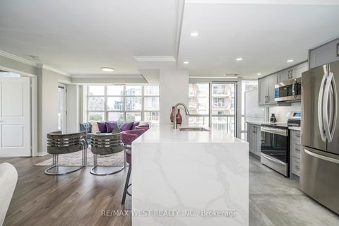 Photo 8 at 705 - 15 Stafford Street, Niagara, Toronto