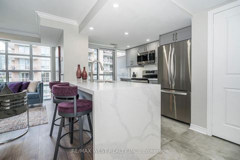 Photo 9 at 705 - 15 Stafford Street, Niagara, Toronto