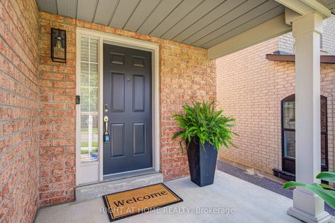 Photo 1 at 19 Purdy Crescent, Pelmo Park W4, Toronto