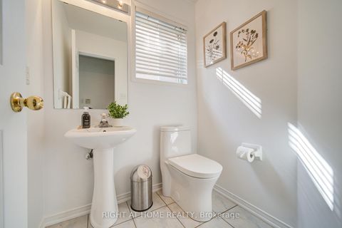 Photo 4 at 19 Purdy Crescent, Pelmo Park W4, Toronto