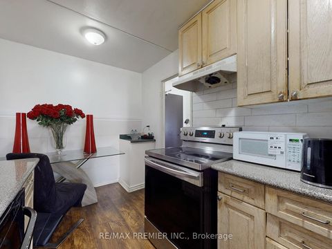 Photo 11 at 614 - 2 Glamorgan Avenue, Dorset Park, Toronto