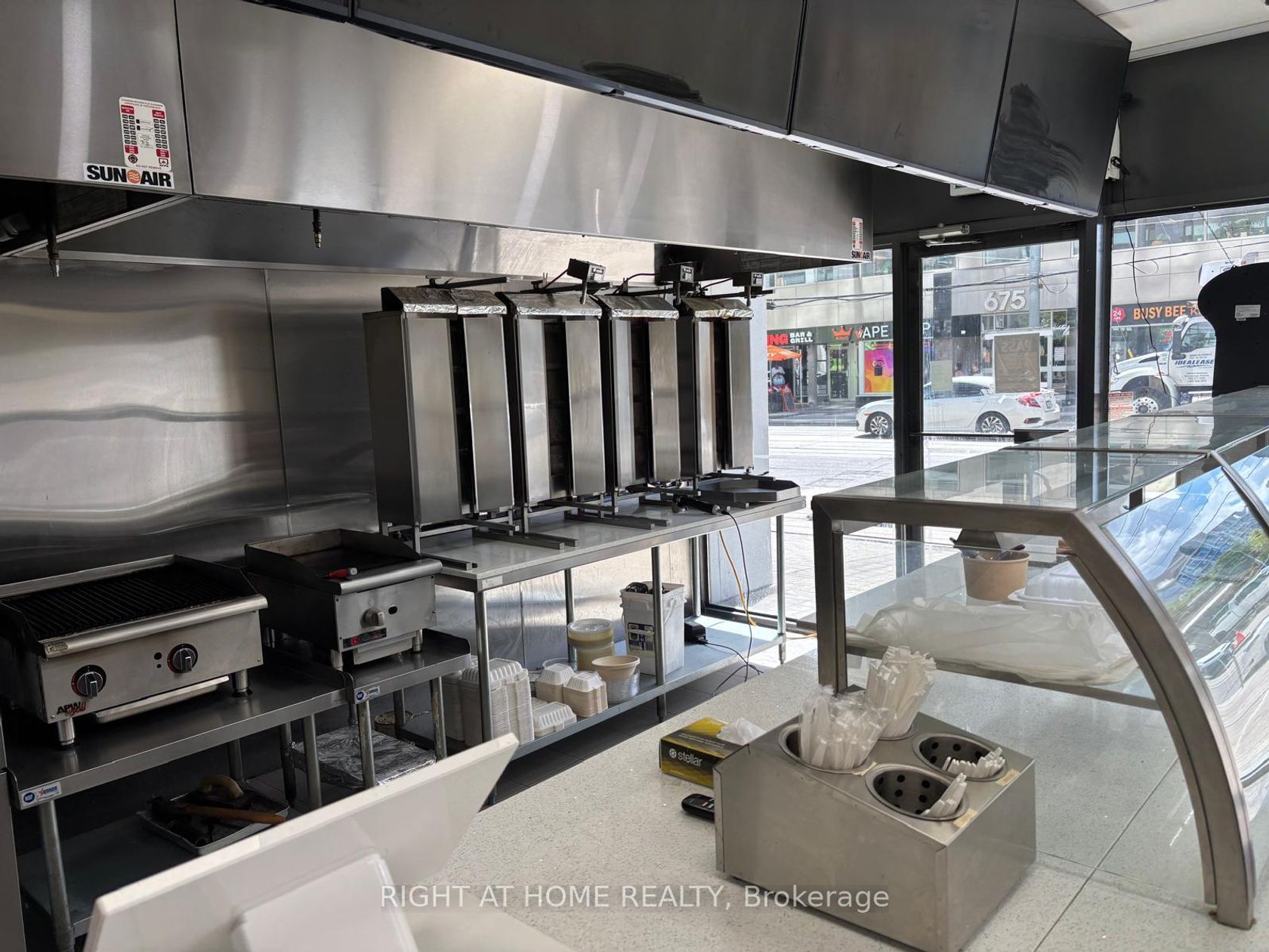 105 - 700 King Street W, Niagara, Toronto photo number 2