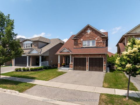 Photo 2 at 26 Ivy Jay Crescent, Bayview Northeast, Aurora