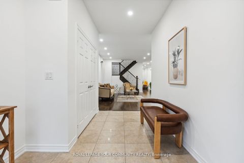 Photo 5 at 26 Ivy Jay Crescent, Bayview Northeast, Aurora