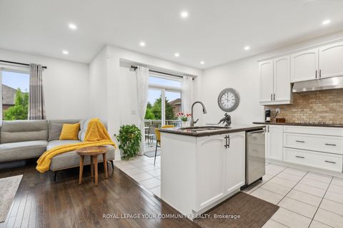 Photo 16 at 26 Ivy Jay Crescent, Bayview Northeast, Aurora