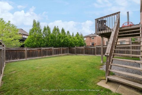 Photo 40 at 26 Ivy Jay Crescent, Bayview Northeast, Aurora