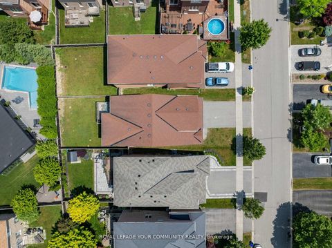 Photo 44 at 26 Ivy Jay Crescent, Bayview Northeast, Aurora