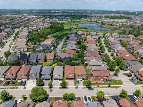 Photo 45 at 26 Ivy Jay Crescent, Bayview Northeast, Aurora