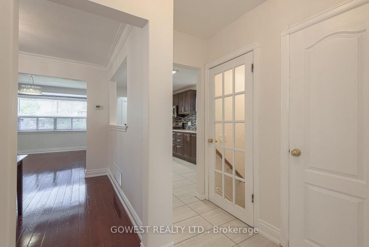 Photo 12 at 1 Fairbourne Crescent, Birchmount, Toronto