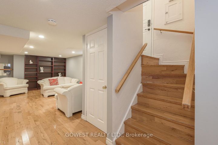 Photo 20 at 1 Fairbourne Crescent, Birchmount, Toronto