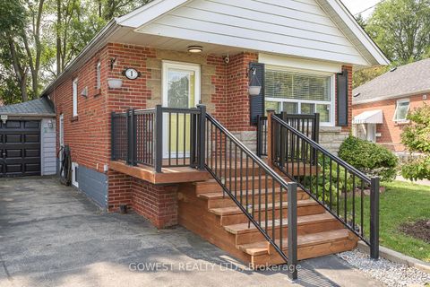 Photo 1 at 1 Fairbourne Crescent, Birchmount, Toronto