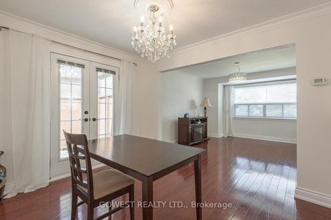 Photo 10 at 1 Fairbourne Crescent, Birchmount, Toronto