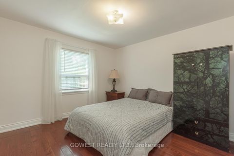 Photo 14 at 1 Fairbourne Crescent, Birchmount, Toronto