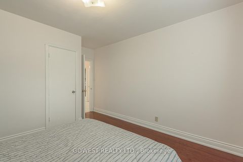 Photo 15 at 1 Fairbourne Crescent, Birchmount, Toronto