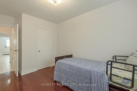 Photo 18 at 1 Fairbourne Crescent, Birchmount, Toronto