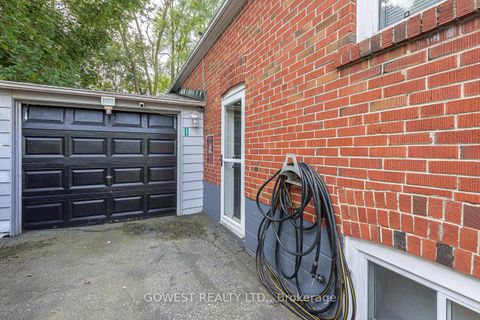 Photo 29 at 1 Fairbourne Crescent, Birchmount, Toronto