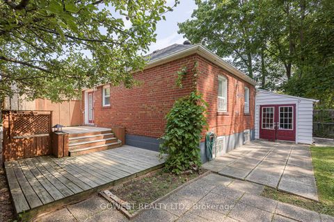 Photo 31 at 1 Fairbourne Crescent, Birchmount, Toronto