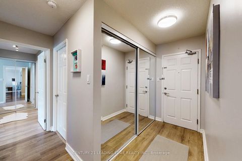 Photo 4 at 413 - 309 Major Mackenzie Drive E, Harding, Richmond Hill