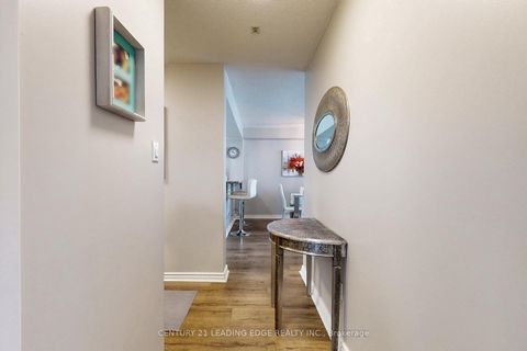 Photo 7 at 413 - 309 Major Mackenzie Drive E, Harding, Richmond Hill