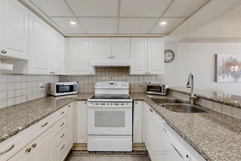 Photo 11 at 413 - 309 Major Mackenzie Drive E, Harding, Richmond Hill