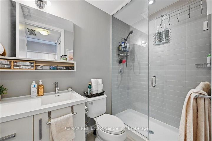 Photo 16 at 420 - 457 Plains Road E, LaSalle, Burlington